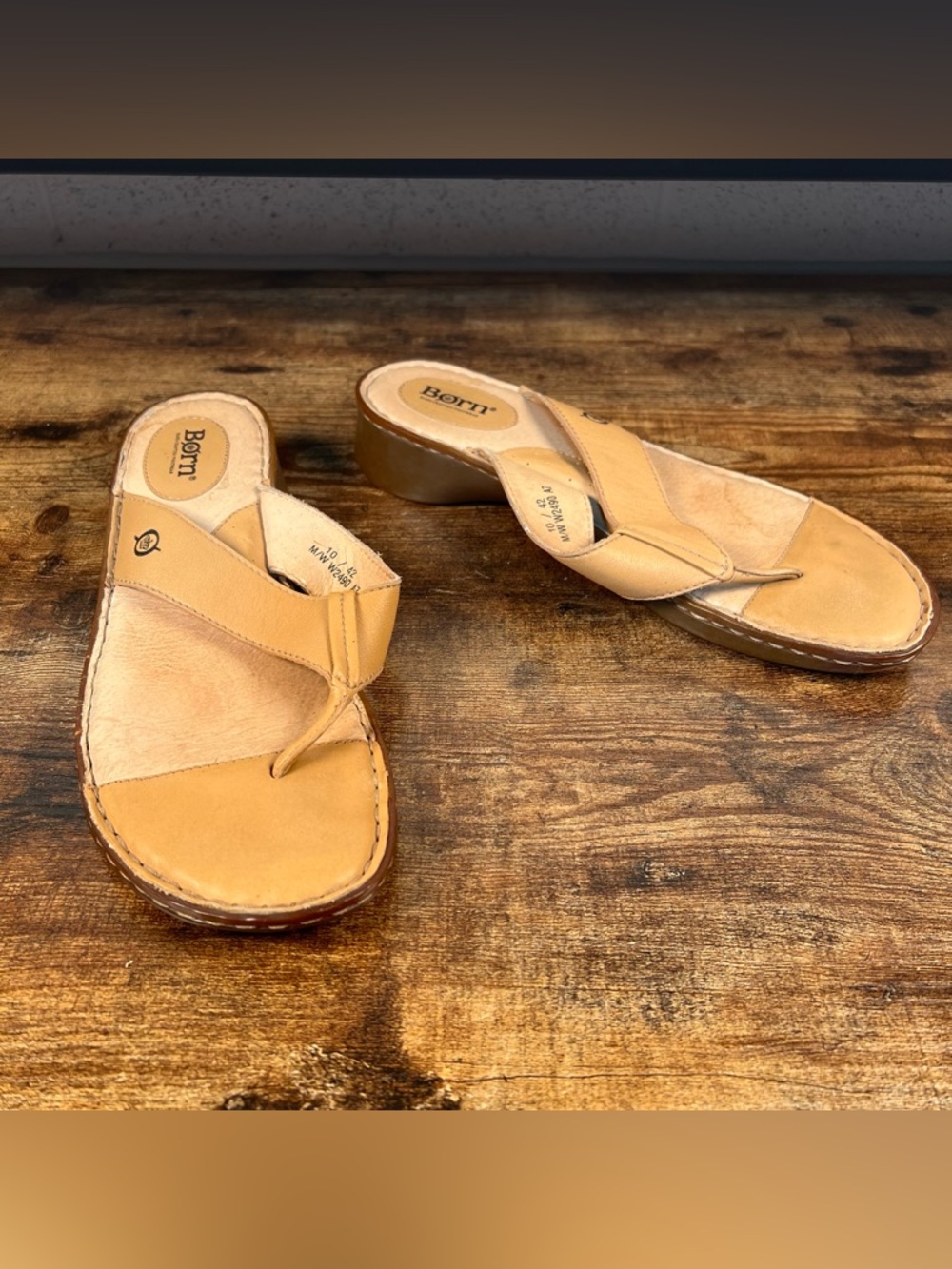 Born Sandals Tan Thong Toe Post Leather Casual Summer Women's 10